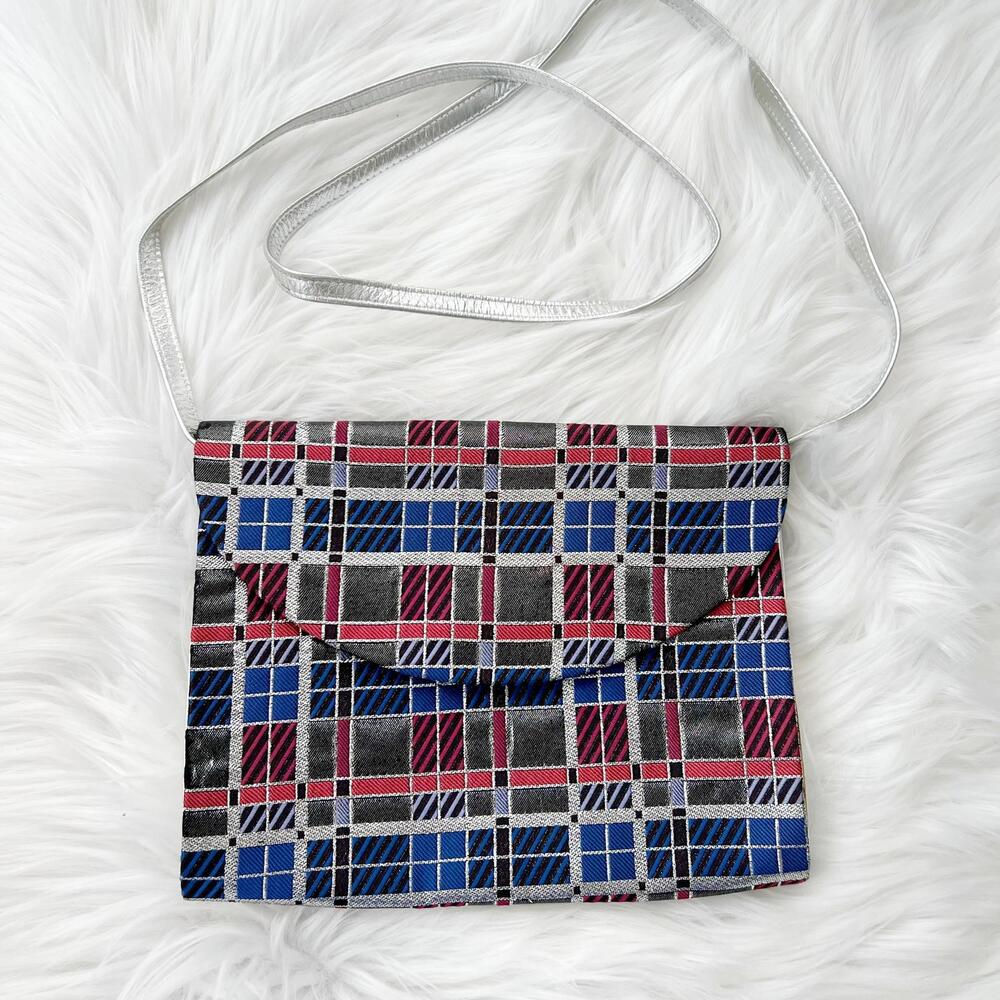 Vintage Xavier Danaud Paris Metallic slim purse silver strap